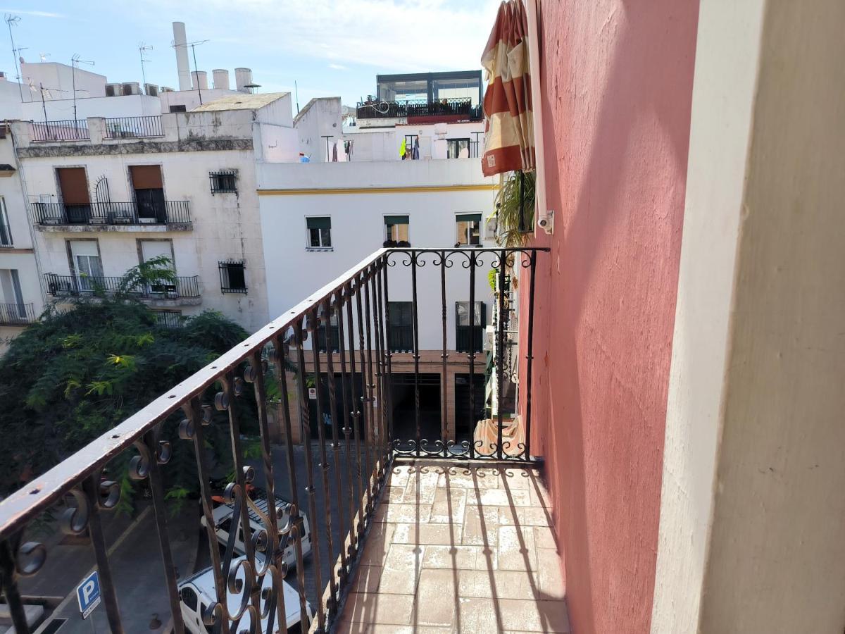 Pension Perez Montilla Севиля Екстериор снимка