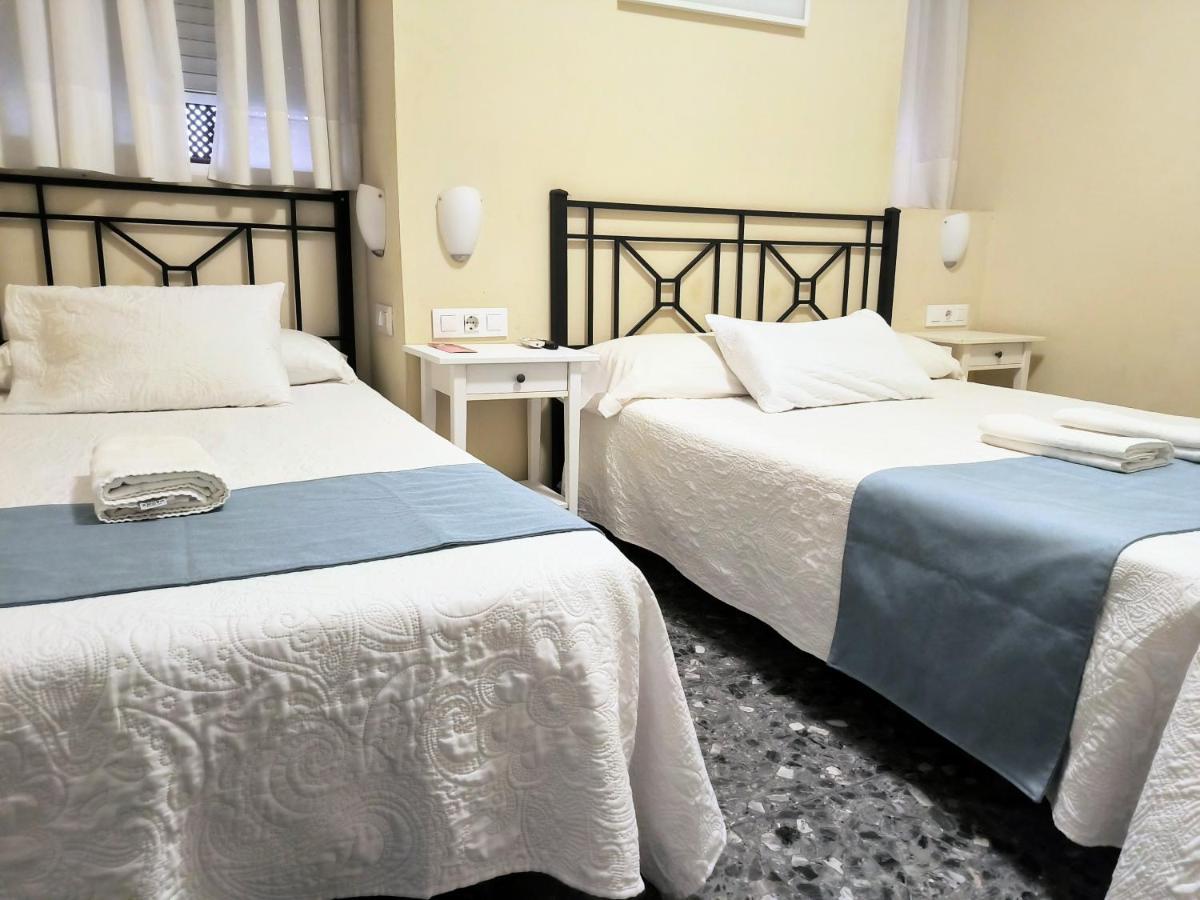 Pension Perez Montilla Севиля Екстериор снимка